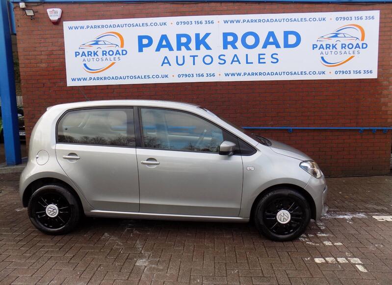VOLKSWAGEN UP