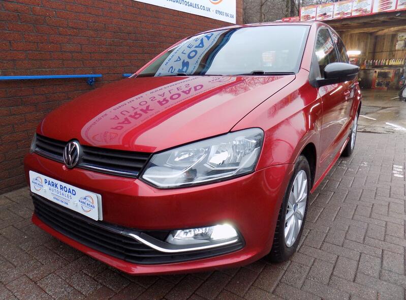 VOLKSWAGEN POLO