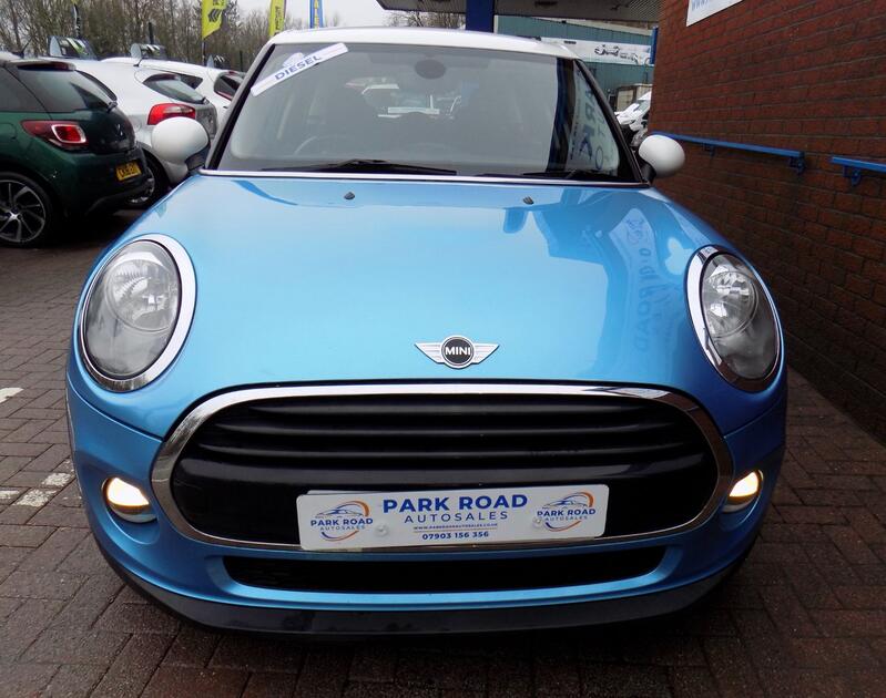 MINI HATCH