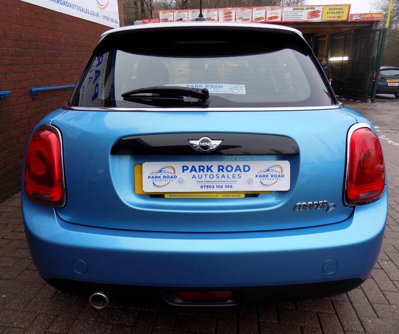 MINI HATCH