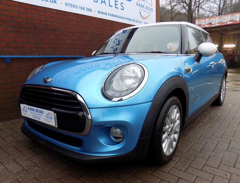 MINI HATCH