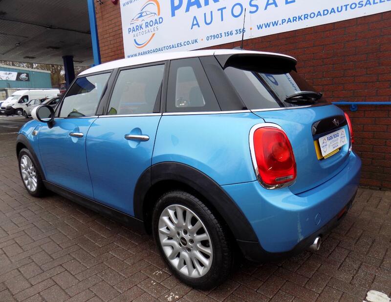 MINI HATCH