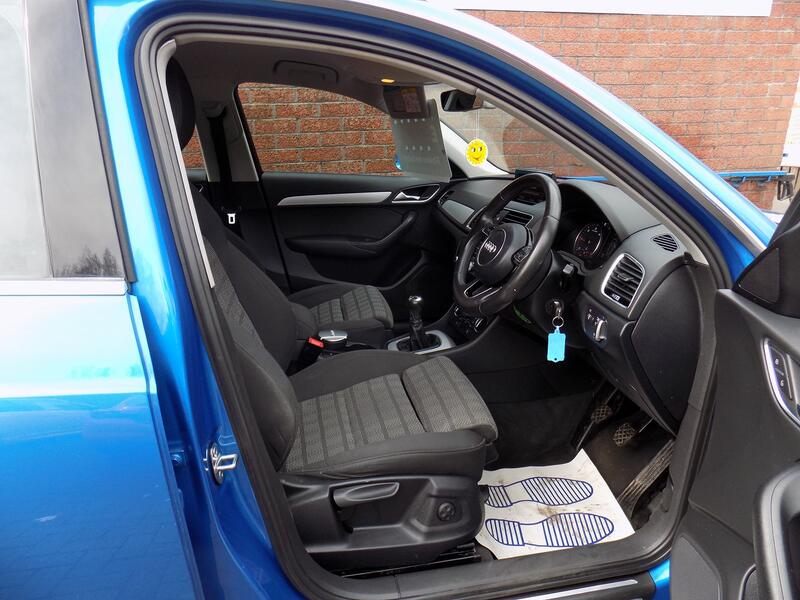 AUDI Q3