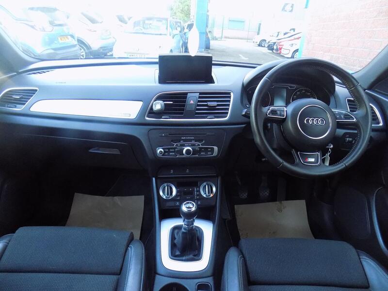 AUDI Q3