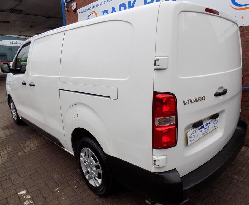 VAUXHALL VIVARO