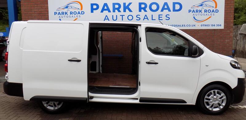 VAUXHALL VIVARO