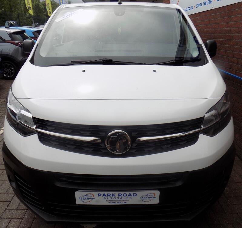 VAUXHALL VIVARO