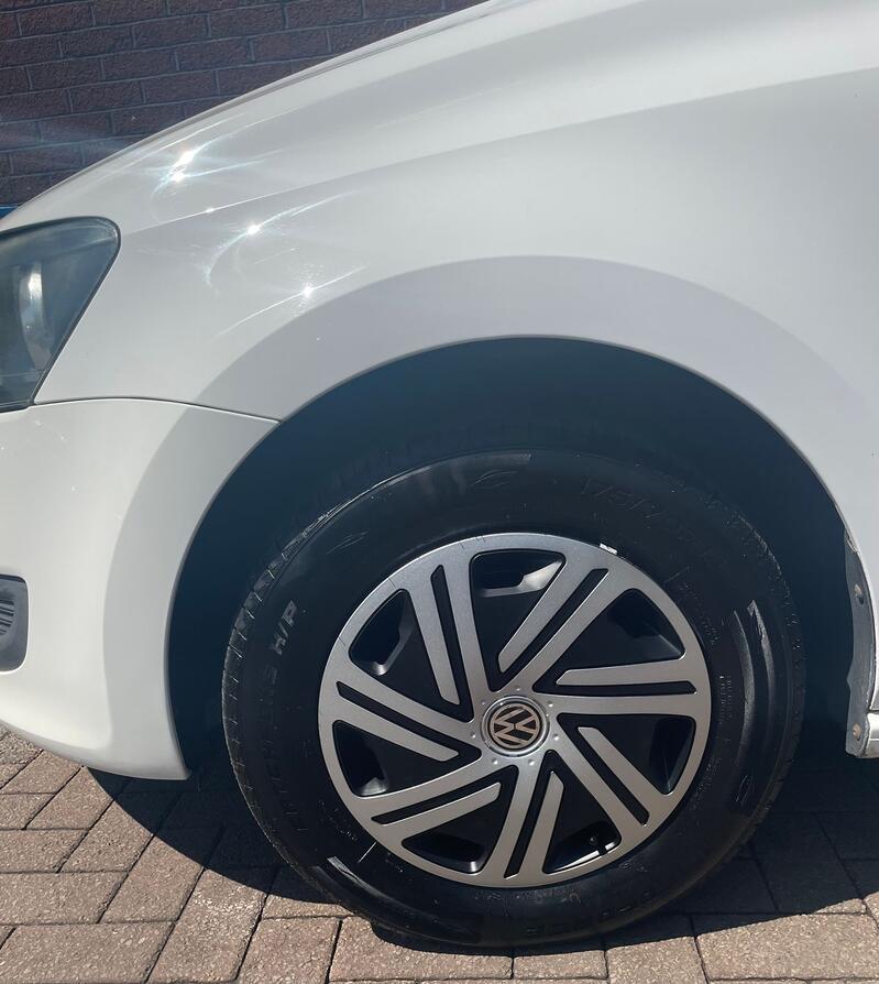 VOLKSWAGEN POLO