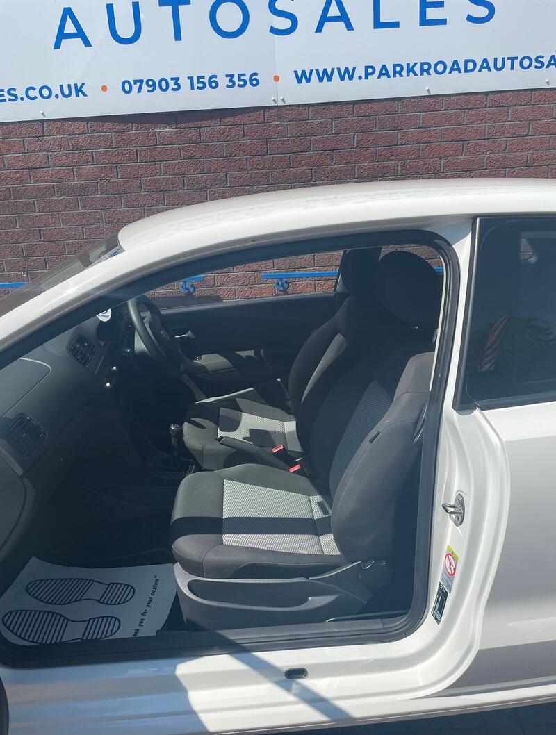 VOLKSWAGEN POLO