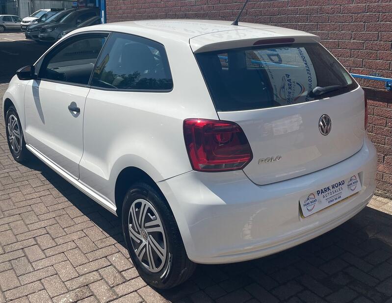 VOLKSWAGEN POLO
